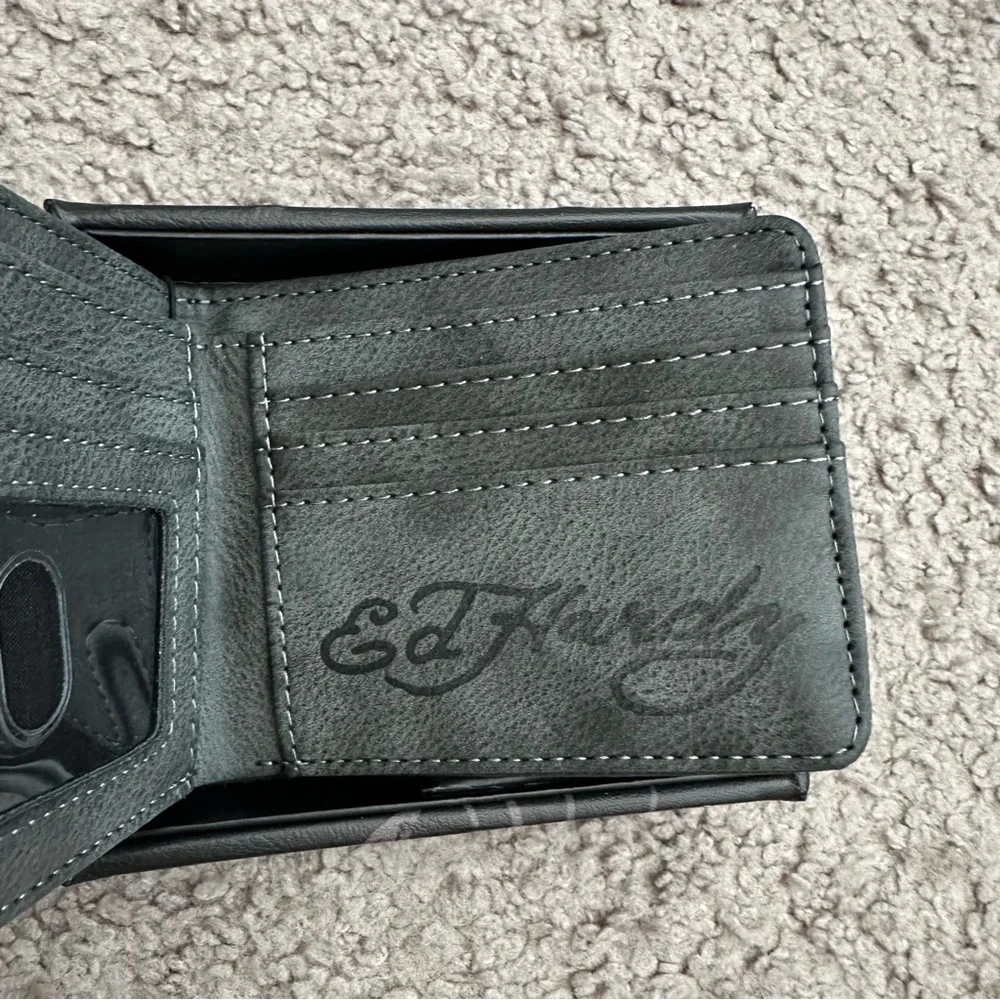 Ed Hardy Black Dragon Graphic Bi-Fold Wallet Mens